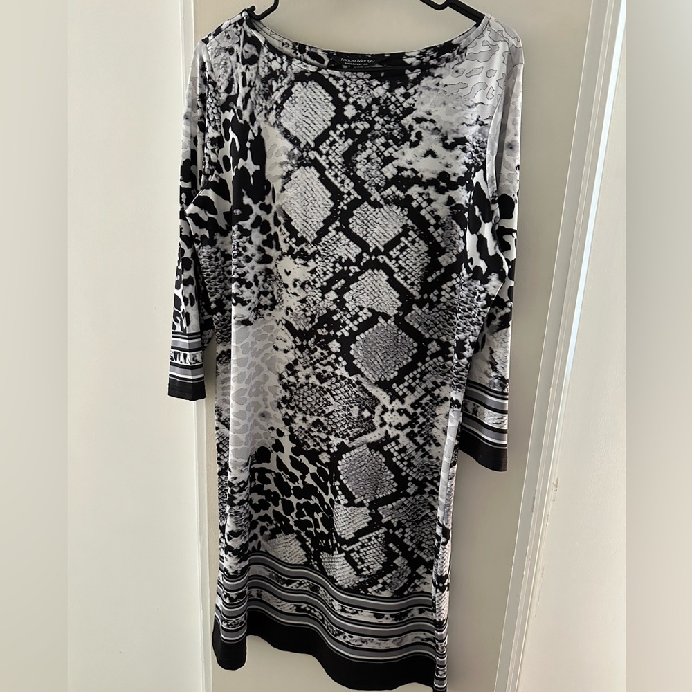 Tango Mango b/w snakeskin dress sz LG